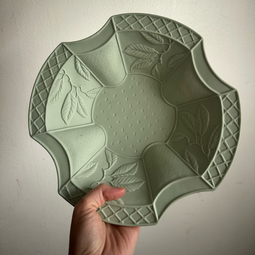 Fitz and Floyd Botanical Collection Pale Sage Decorative Bowl
